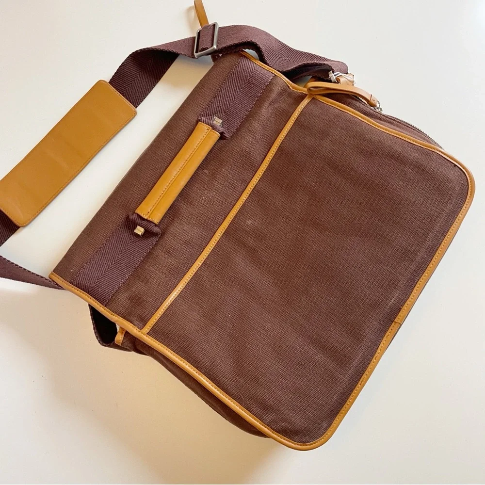 Bodhi Brown Computer Messenger Bag